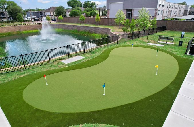 Work On Your Swing At The Putting Green