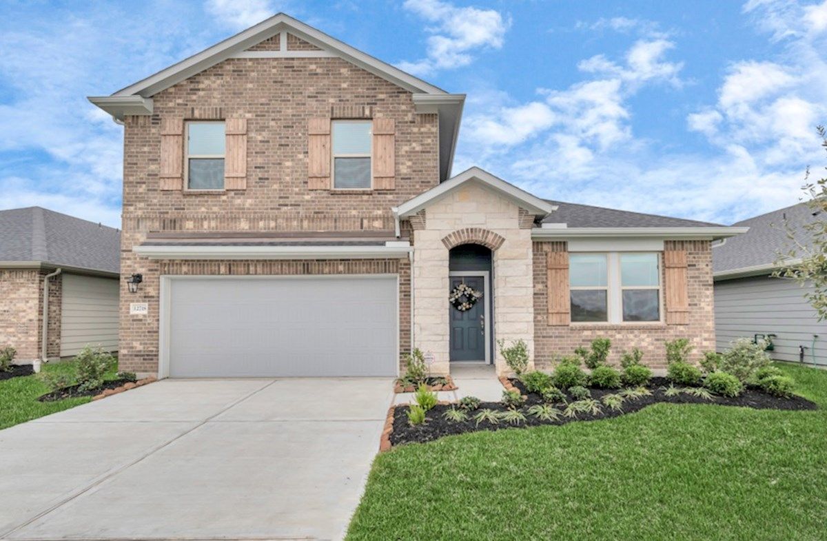 Sweetgrass Village Landmark Collection in Crosby, TX New Homes by Beazer Homes