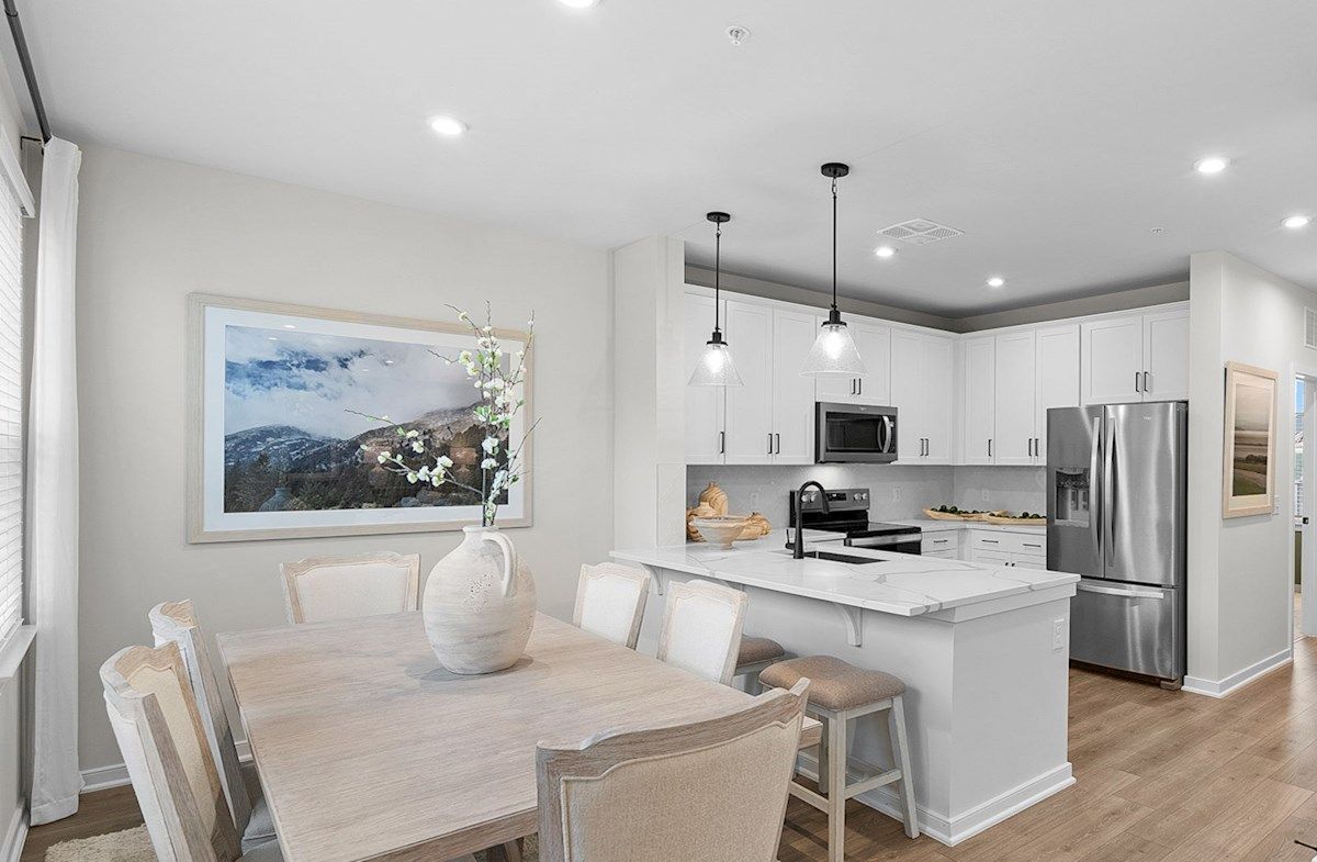 Dogwood Breakfast Area & Kitchen