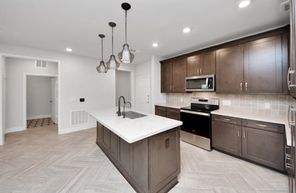 6804 Westview Dr 3104 (Clifton)