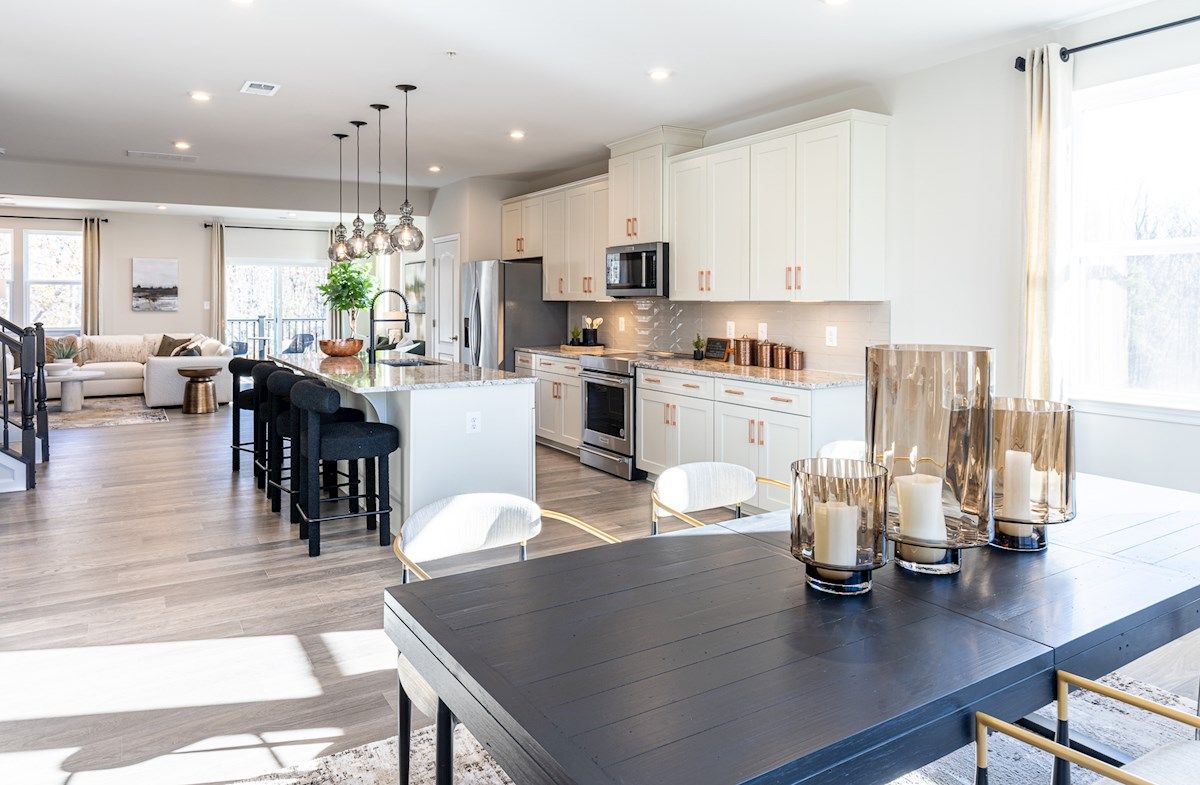 Taylor Breakfast Area and Kitchen