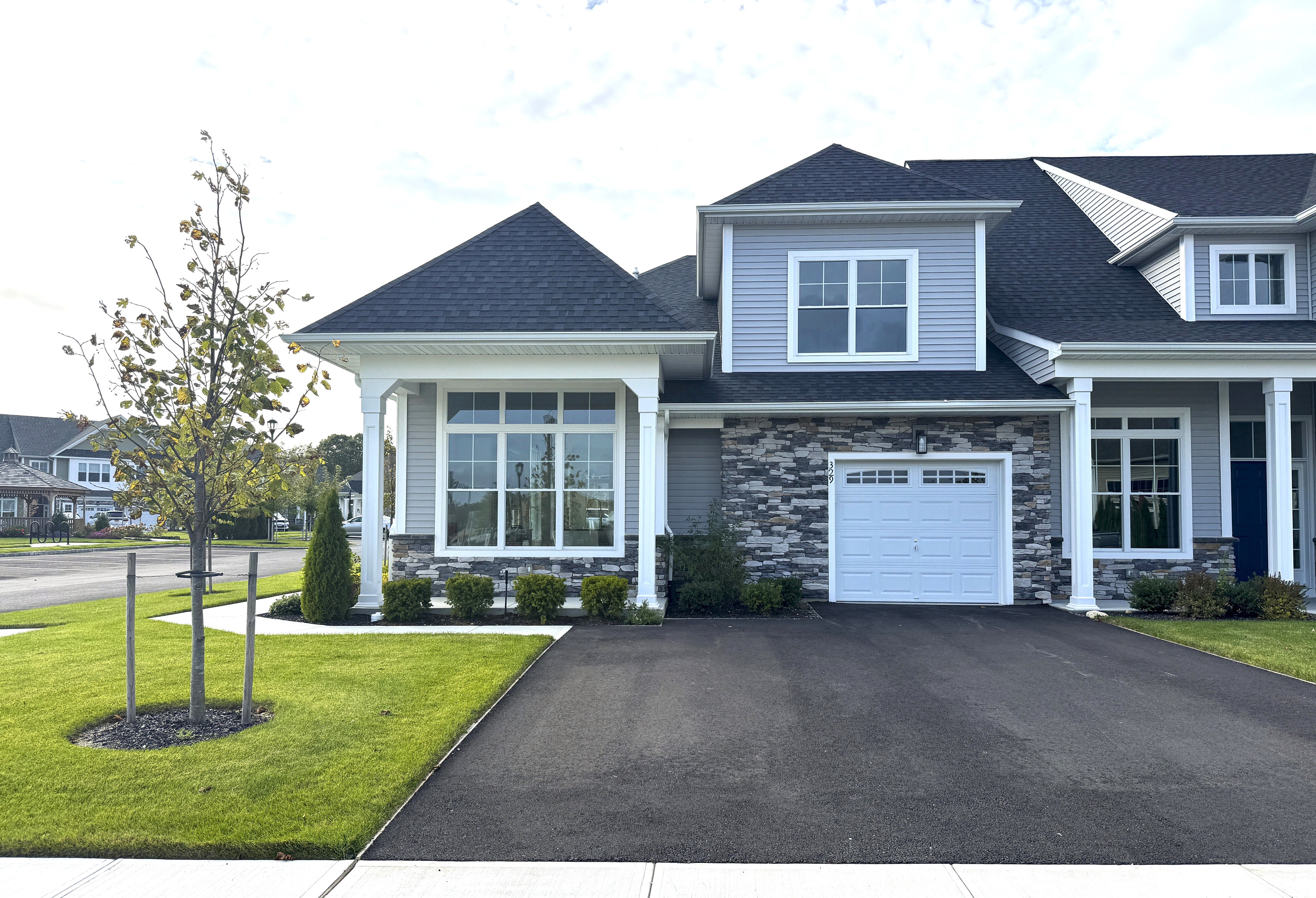 The Elgin - Country Pointe Meadows: Yaphank, New York - Beechwood Homes