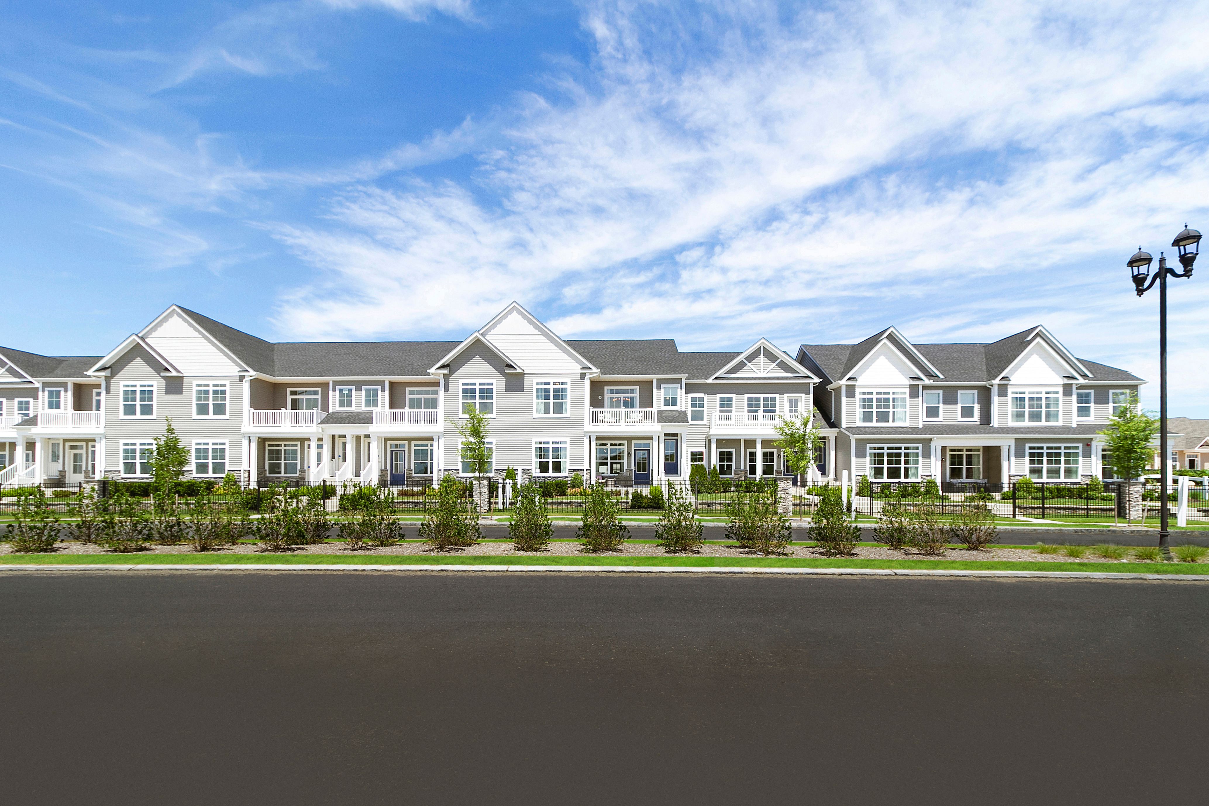 The Bradford - Country Pointe Meadows: Yaphank, Massachusetts - Beechwood Homes