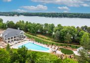 Lakeside Pointe por Beechwood Homes en Hickory North Carolina