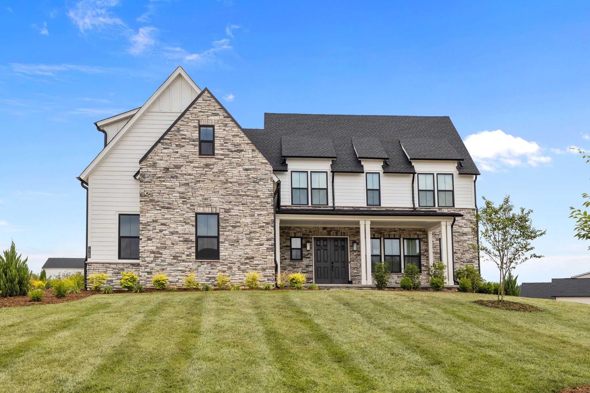 Poplar- English Farmhouse