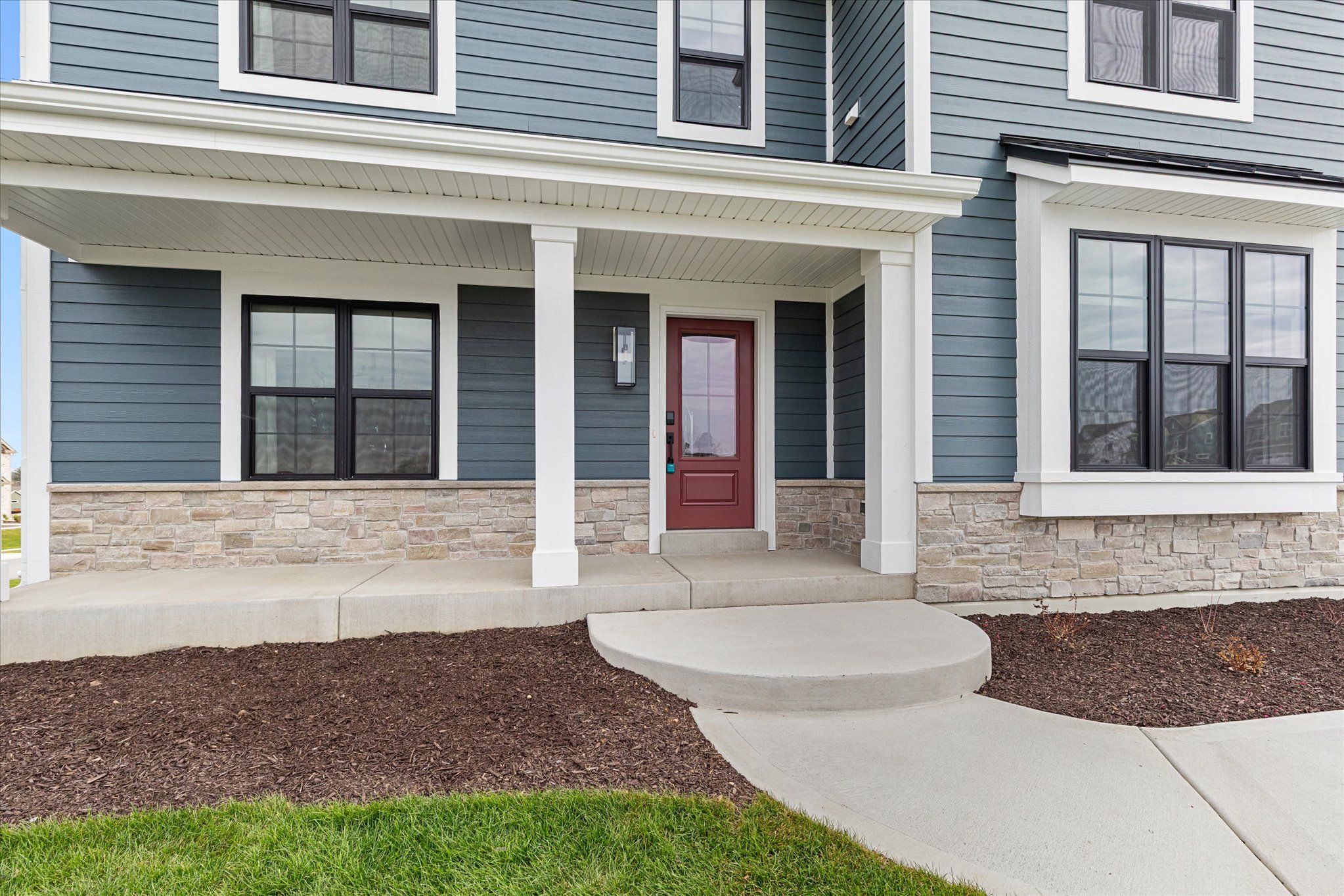 This photo is for illustration purposes only and does not necessarily represent the features and finishes of a specific RediHome.