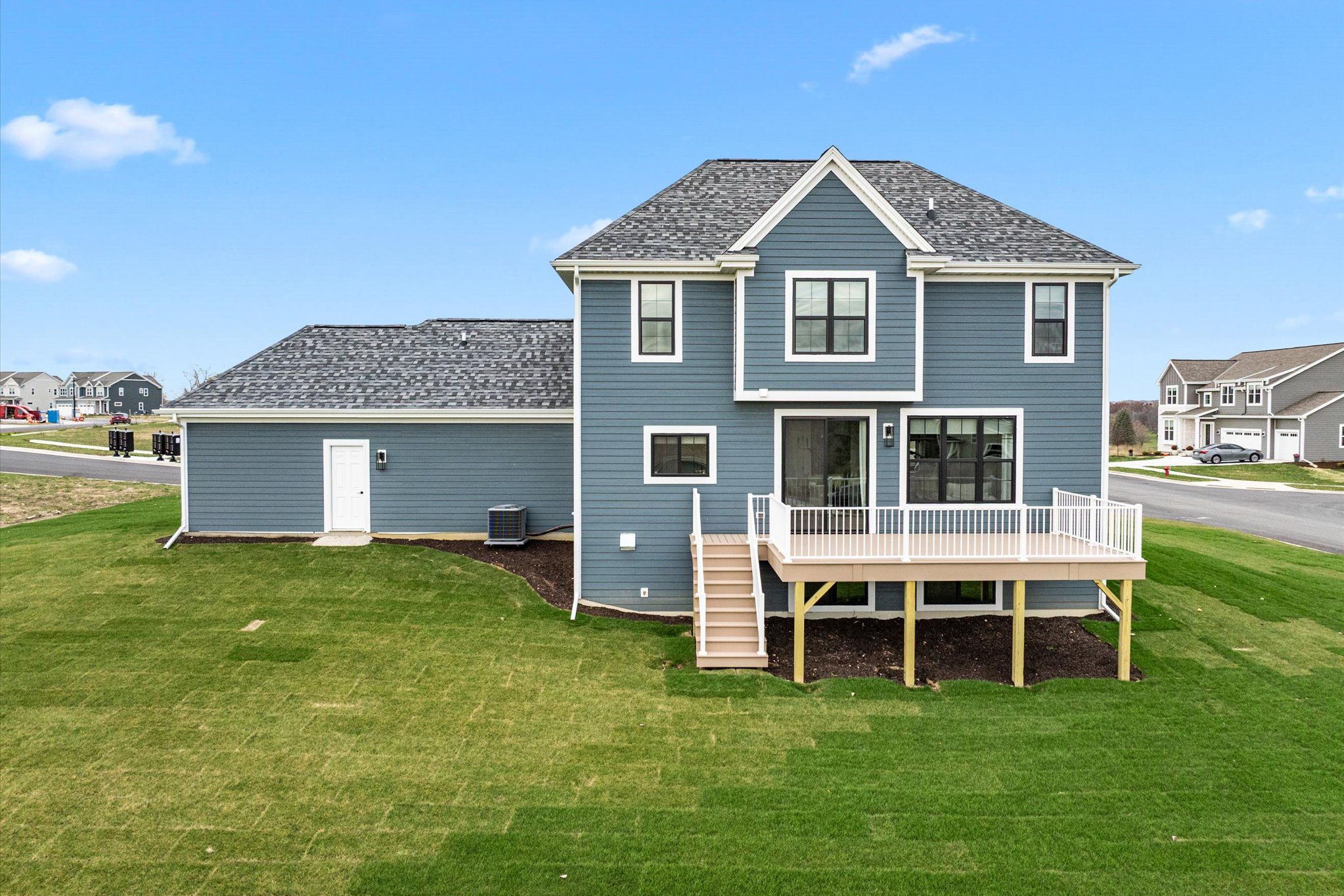 This photo is for illustration purposes only and does not necessarily represent the features and finishes of a specific RediHome.