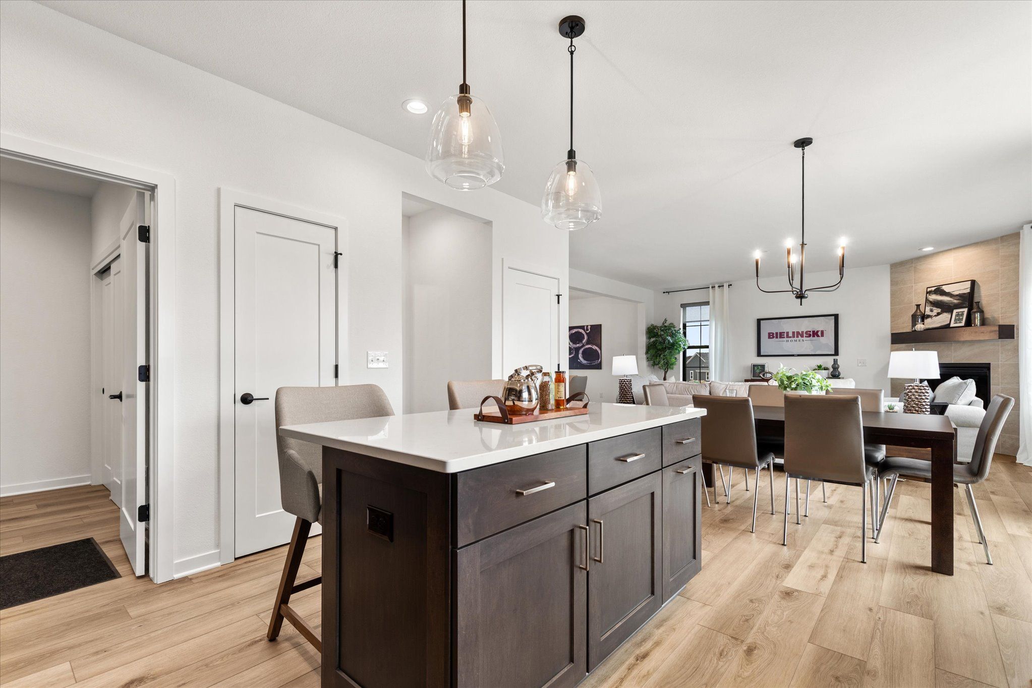 This photo is for illustration purposes only and does not necessarily represent the features and finishes of a specific RediHome.
