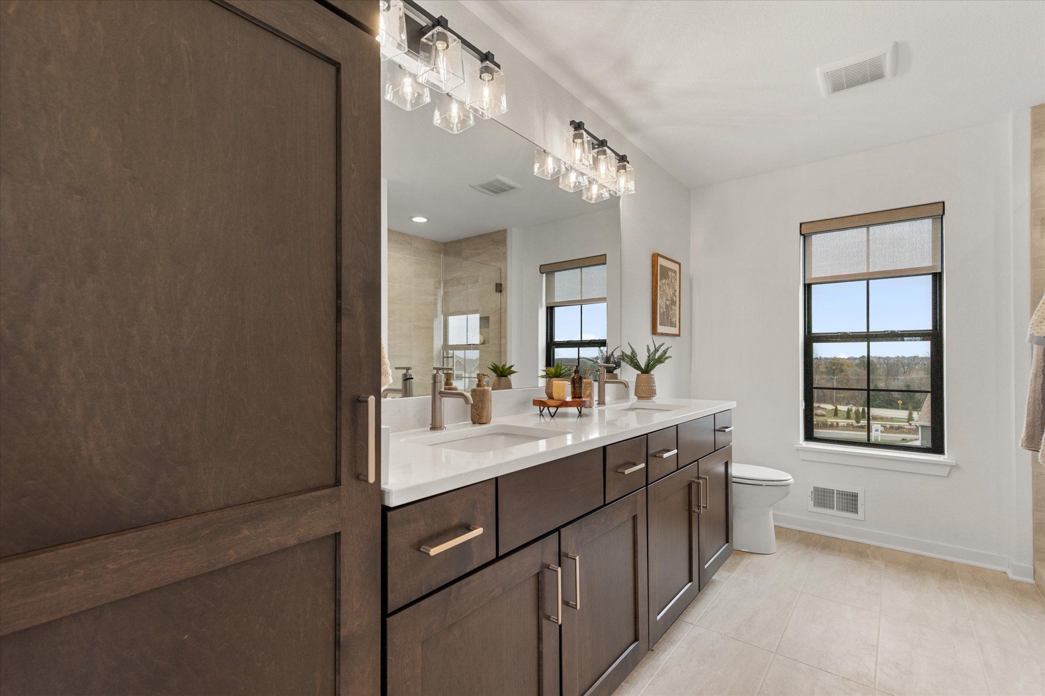 This photo is for illustration purposes only and does not necessarily represent the features and finishes of a specific RediHome.