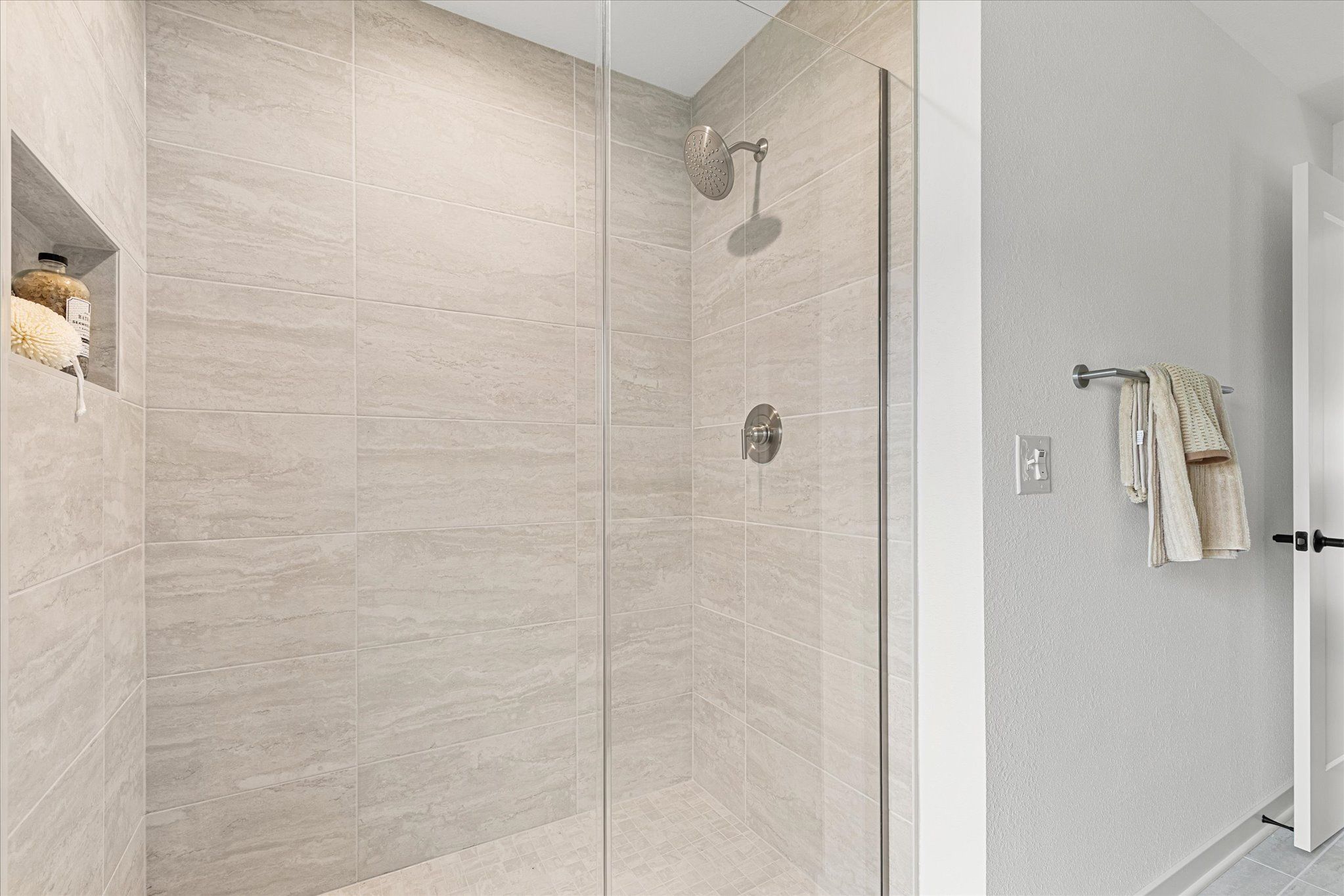 This photo is for illustration purposes only and does not necessarily represent the features and finishes of a specific RediHome.