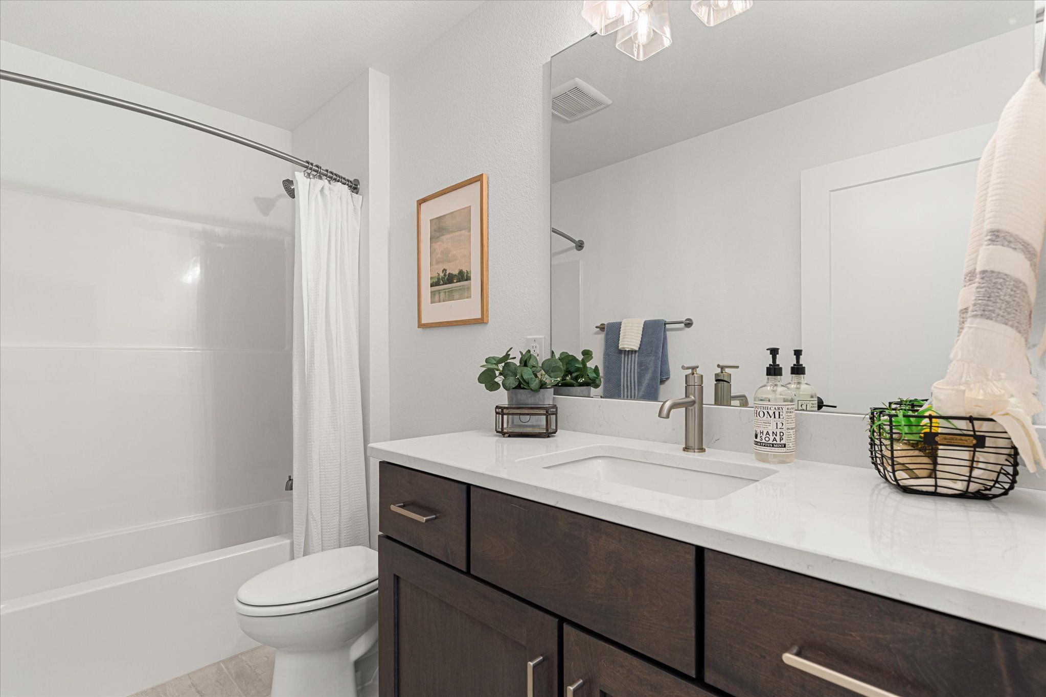 This photo is for illustration purposes only and does not necessarily represent the features and finishes of a specific RediHome.