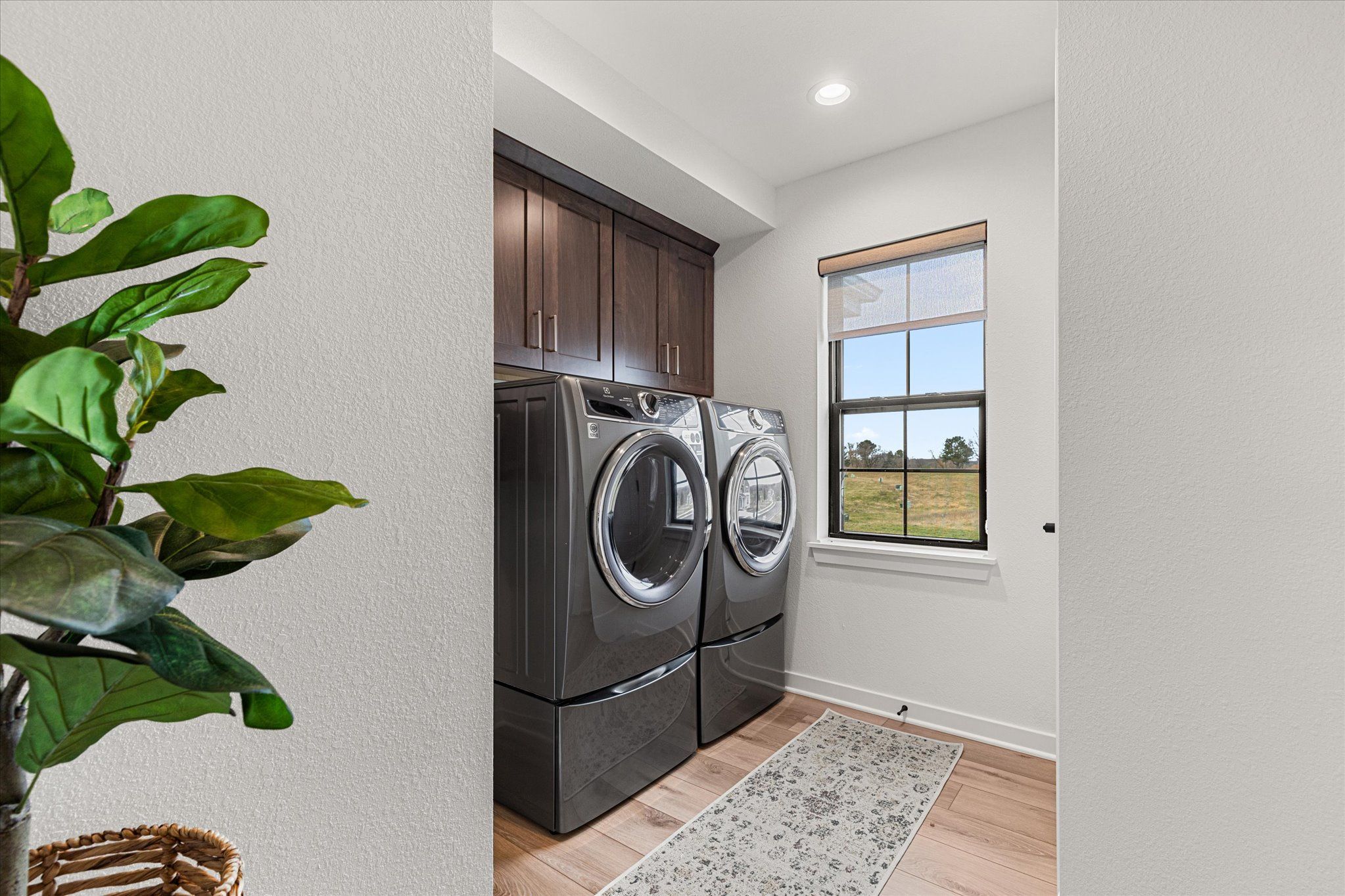 This photo is for illustration purposes only and does not necessarily represent the features and finishes of a specific RediHome.