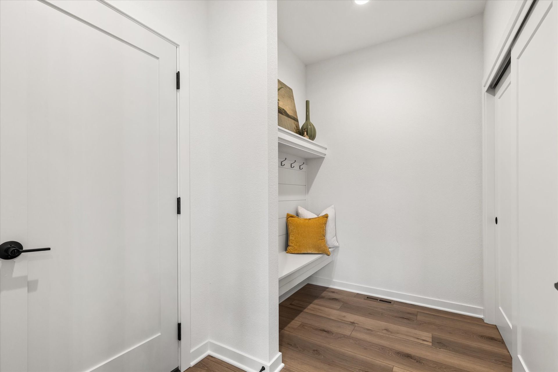 This photo is for illustration purposes only and does not necessarily represent the features and finishes of a specific RediHome.
