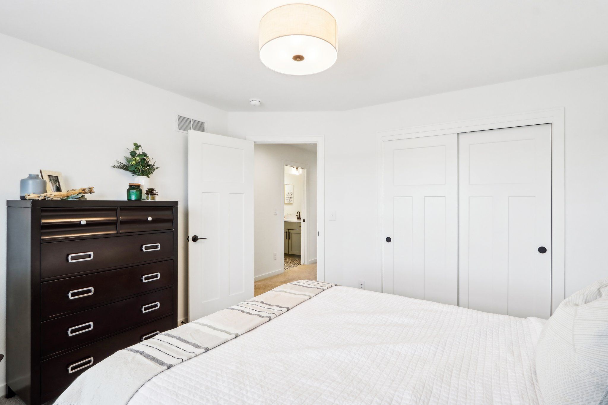 This image is for illustration purposes only and does not necessarily represent the available features and/or finishes of a specific RediHome.