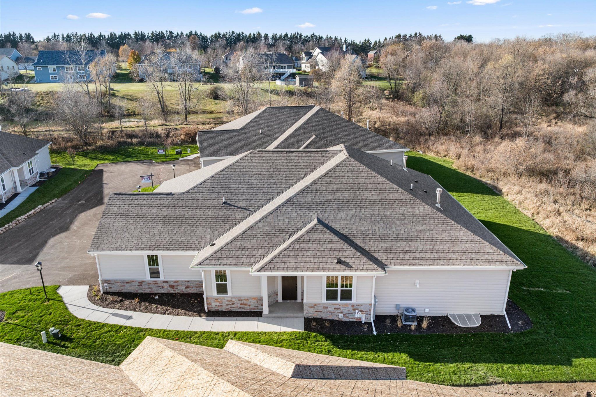 W204 N17683 Laurel Place (The Adalyn, Plan 1412)