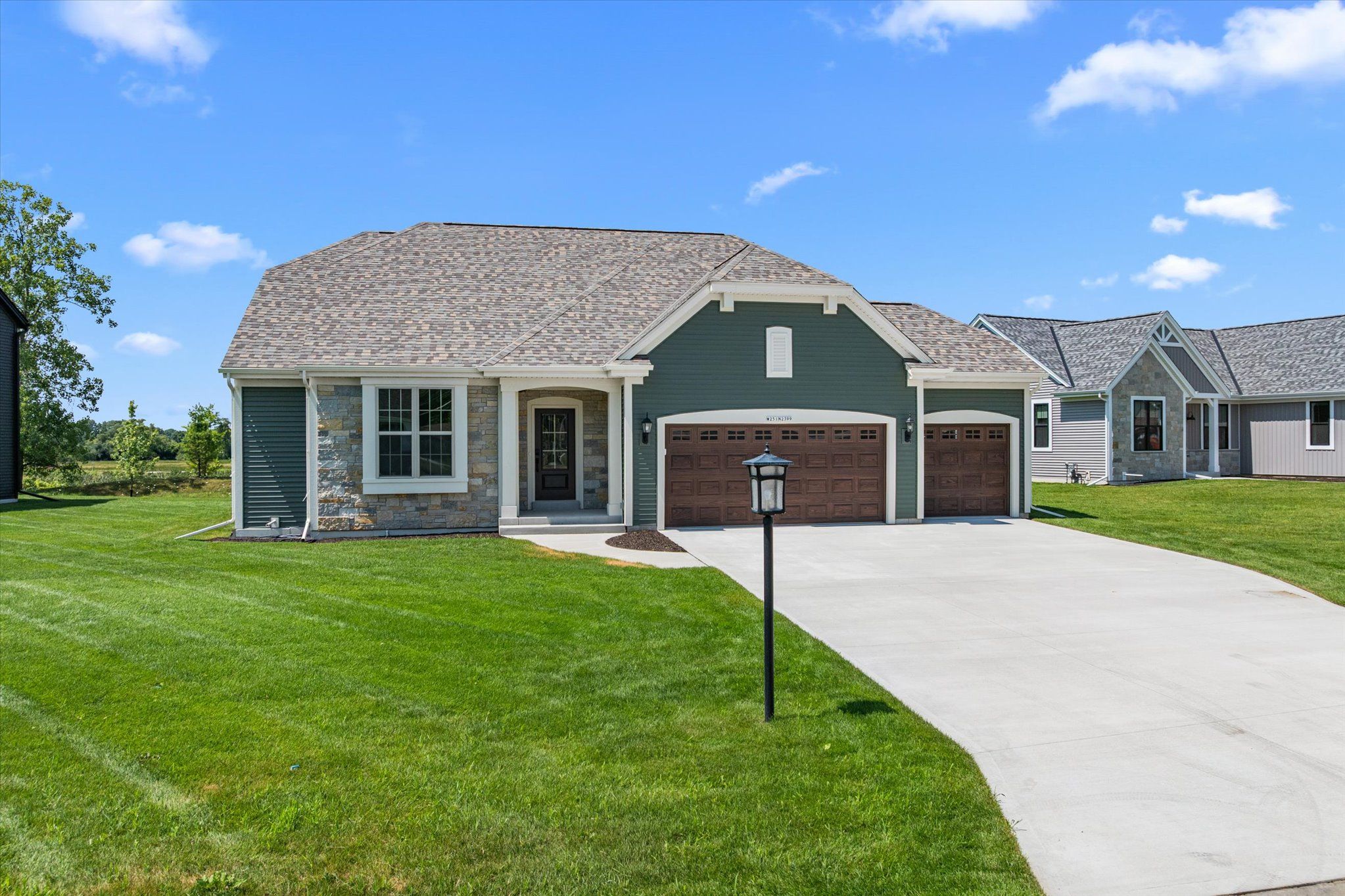 W251 N2399 Valleyview Circle (The Lauren, Plan 1805) Image
