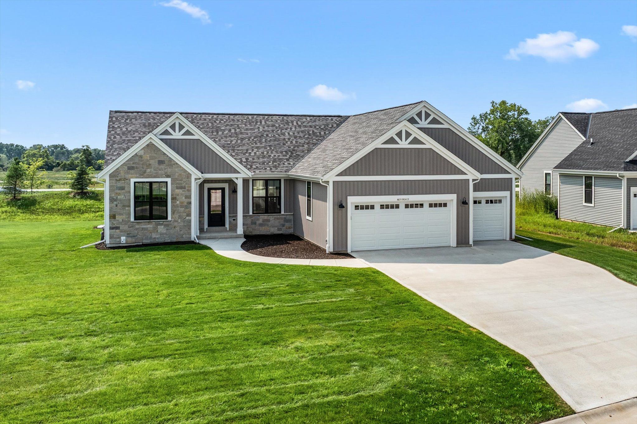 W251 N2413 Valleyview Circle (The Hannah, Plan 1806) Image