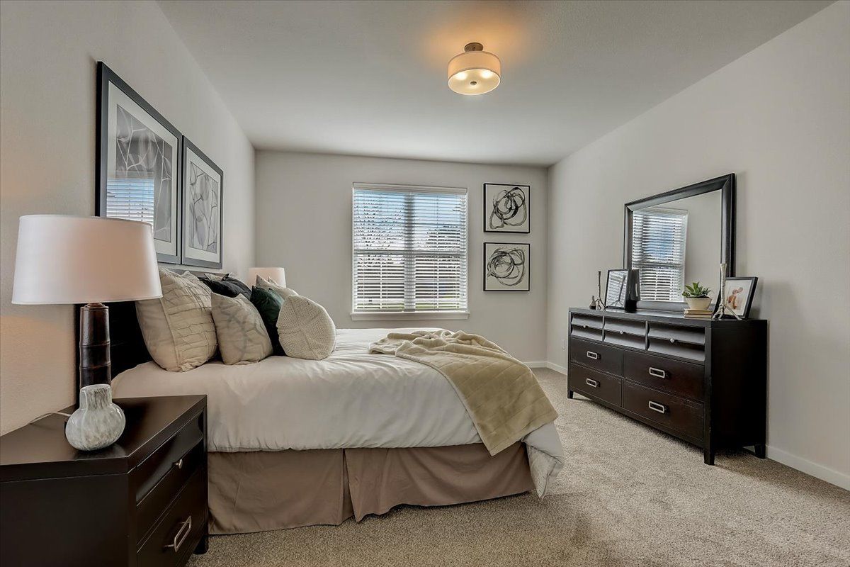 This photo is for illustration purposes only and does not necesarrily respresent the features and finishes of a specific RediHome/lot.