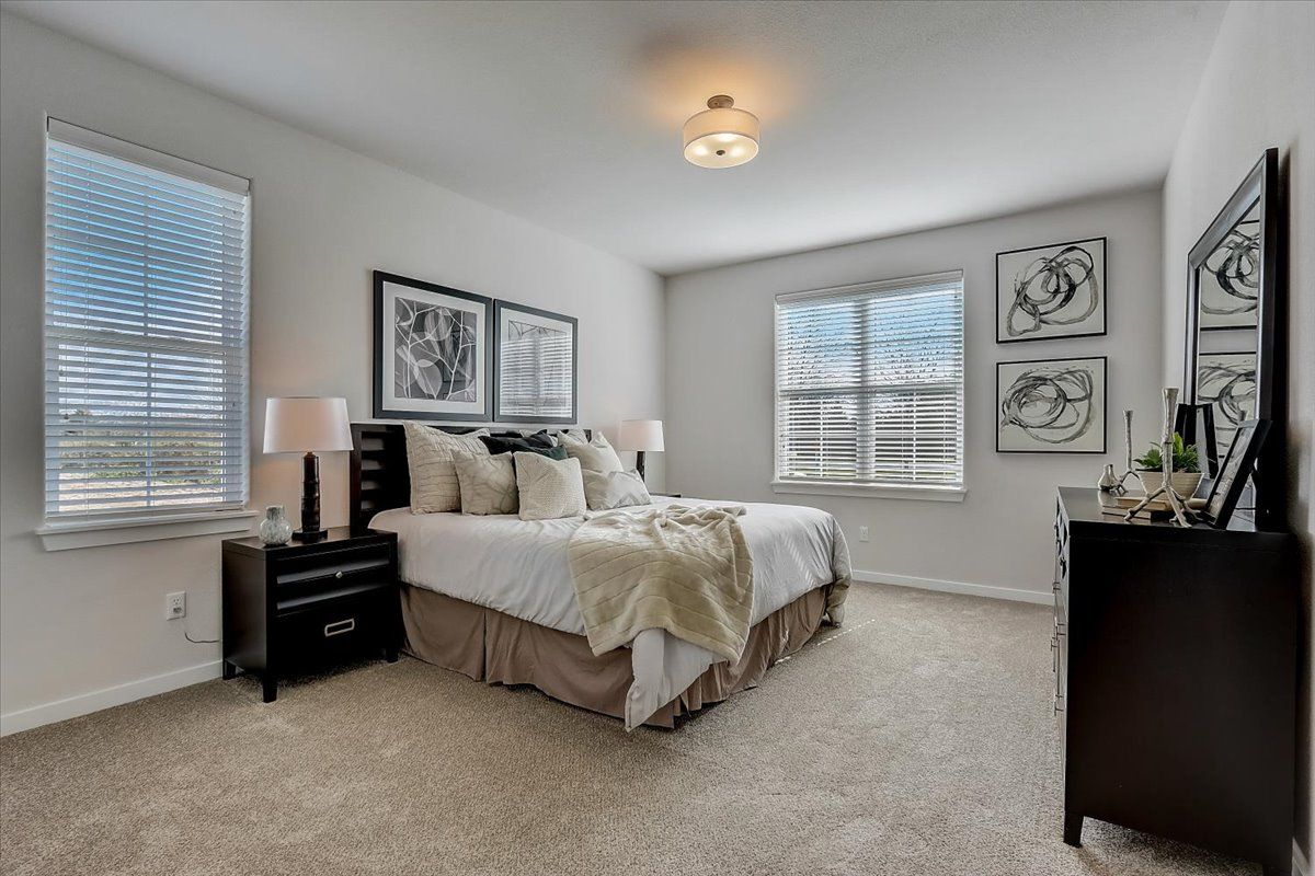 This photo is for illustration purposes only and does not necesarrily respresent the features and finishes of a specific RediHome/lot.