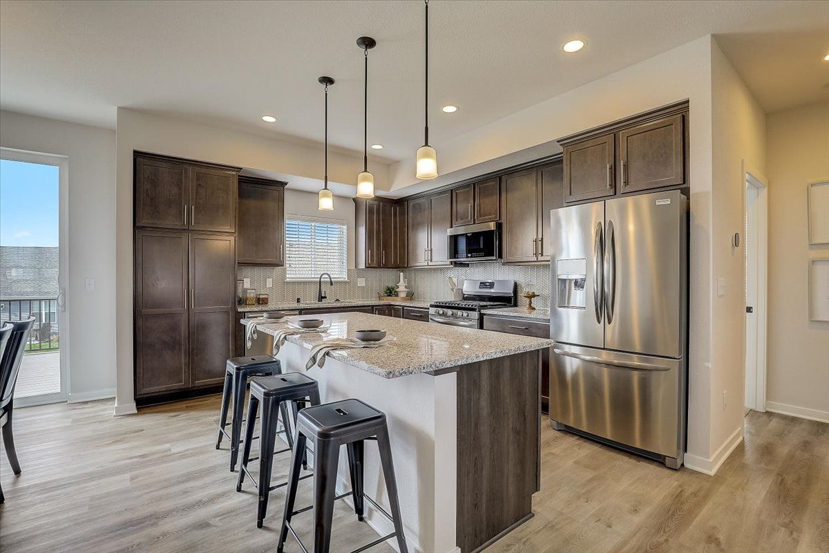 This photo is for illustration purposes only and does not necessarily represent the features and finishes of a specific RediHome/lot.