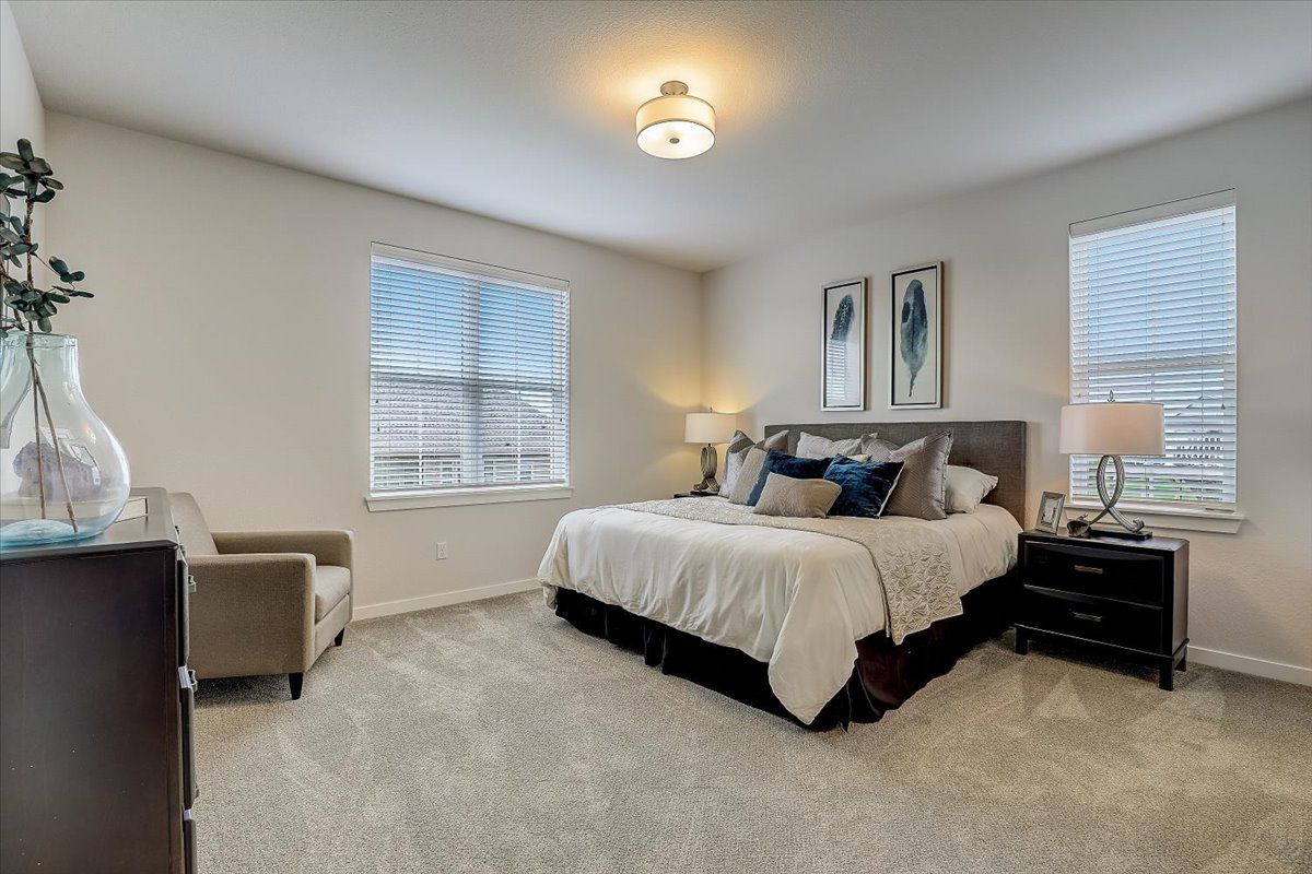 This photo is for illustration purposes only and does not necessarily represent the features and finishes of a specific RediHome/lot.