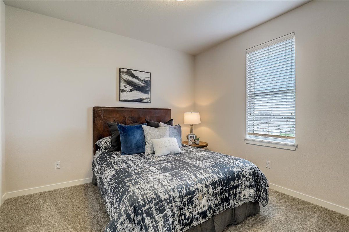 This photo is for illustration purposes only and does not necessarily represent the features and finishes of a specific RediHome/lot.