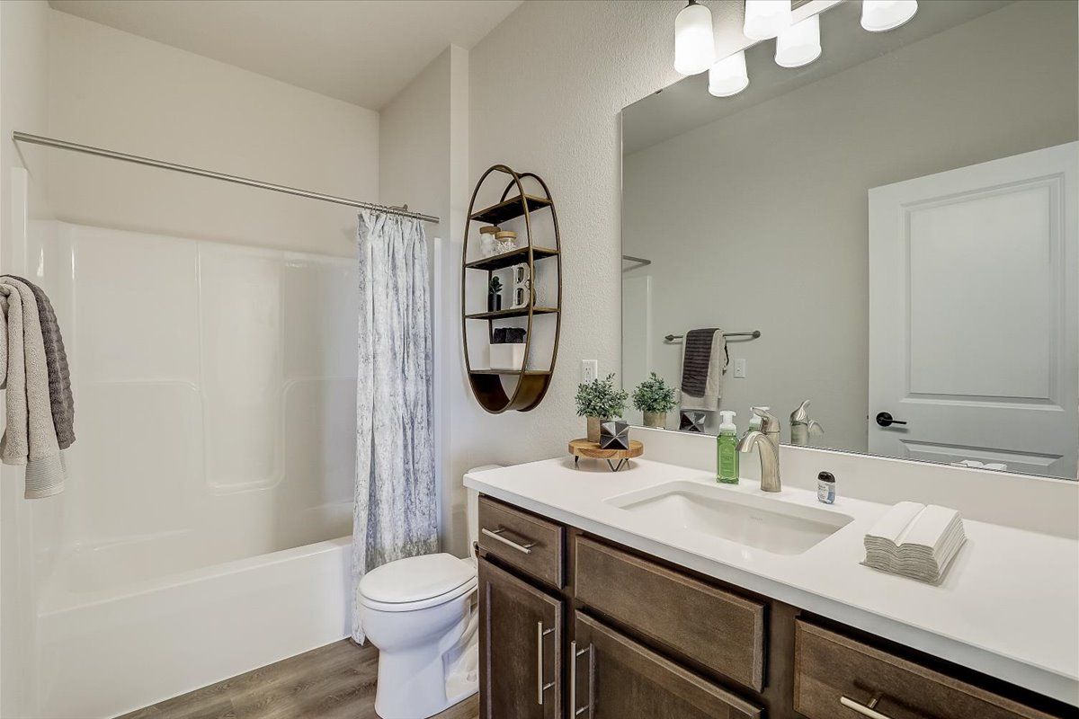 This photo is for illustration purposes only and does not necessarily represent the features and finishes of a specific RediHome/lot.