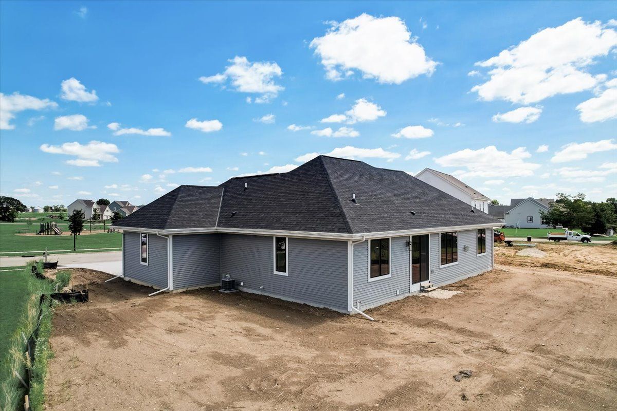 1534 Fairwinds Blvd. Mukwonago, WI 53149