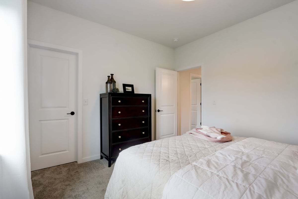 This photo is for illustration purposes only and does not necessarily represent the available features and finishes on a specific RediHome.