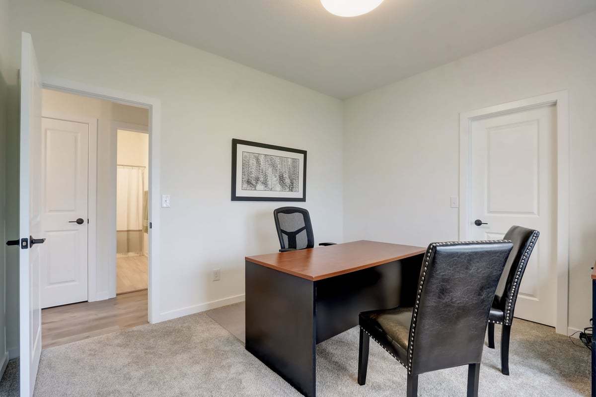 This photo is for illustration purposes only and does not necessarily represent the available features and finishes on a specific RediHome.