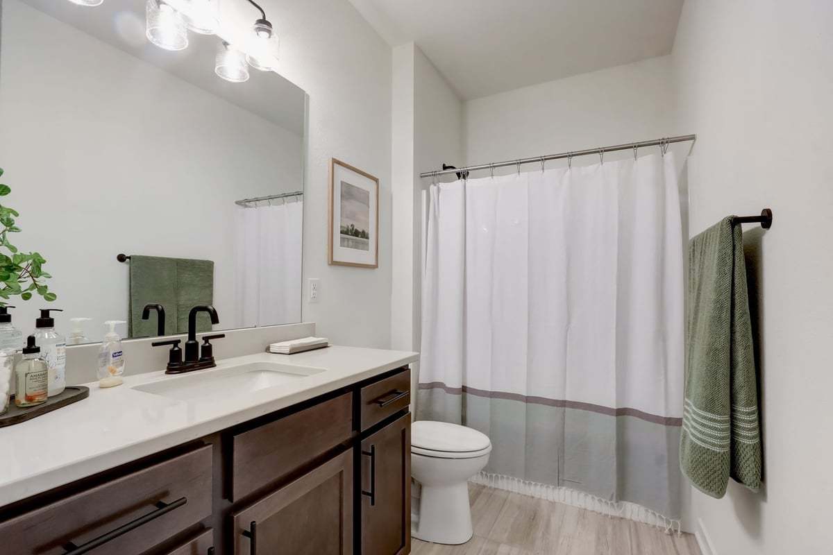 This photo is for illustration purposes only and does not necessarily represent the available features and finishes on a specific RediHome.