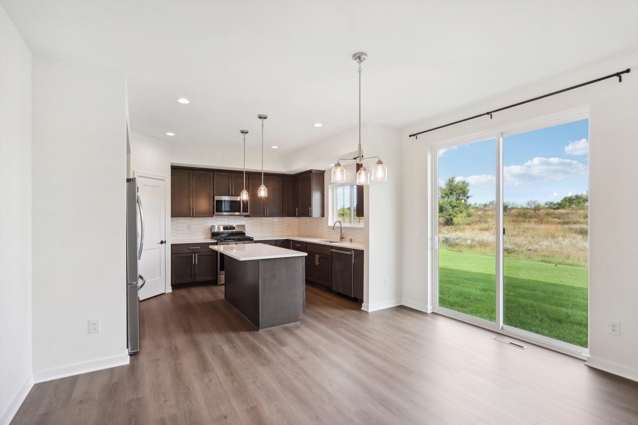 This photo is for illustration purposes only and does not necessarily represent the features and finishes of a specific RediHome.