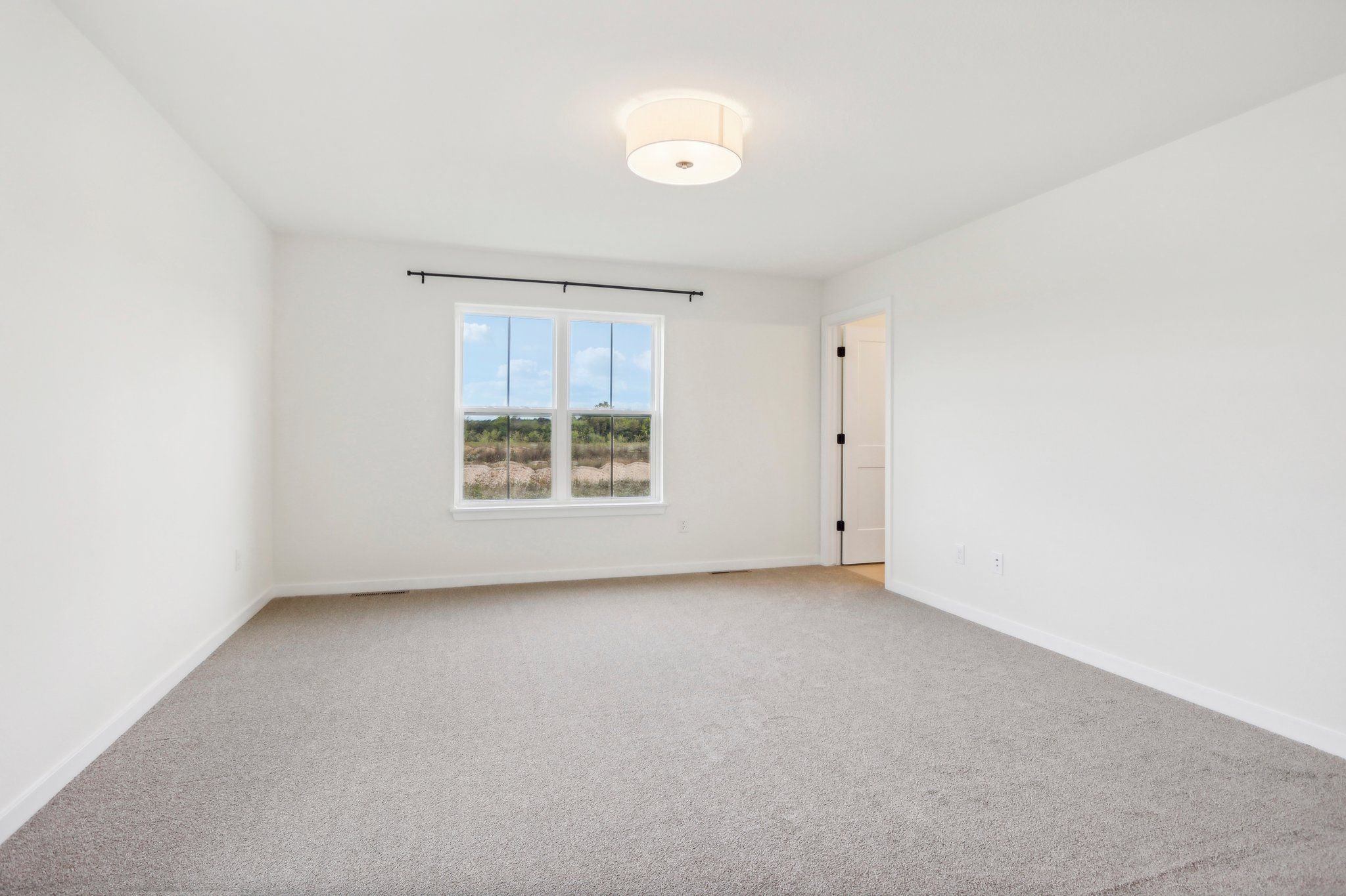 This photo is for illustration purposes only and does not necessarily represent the features and finishes of a specific RediHome.