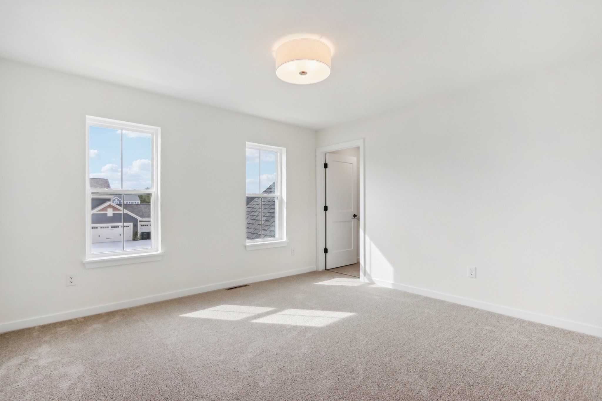 This photo is for illustration purposes only and does not necessarily represent the features and finishes of a specific RediHome.