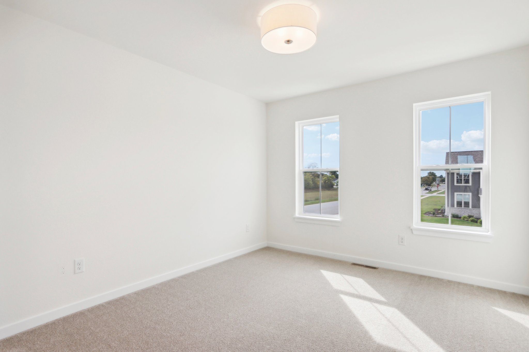 This photo is for illustration purposes only and does not necessarily represent the features and finishes of a specific RediHome.