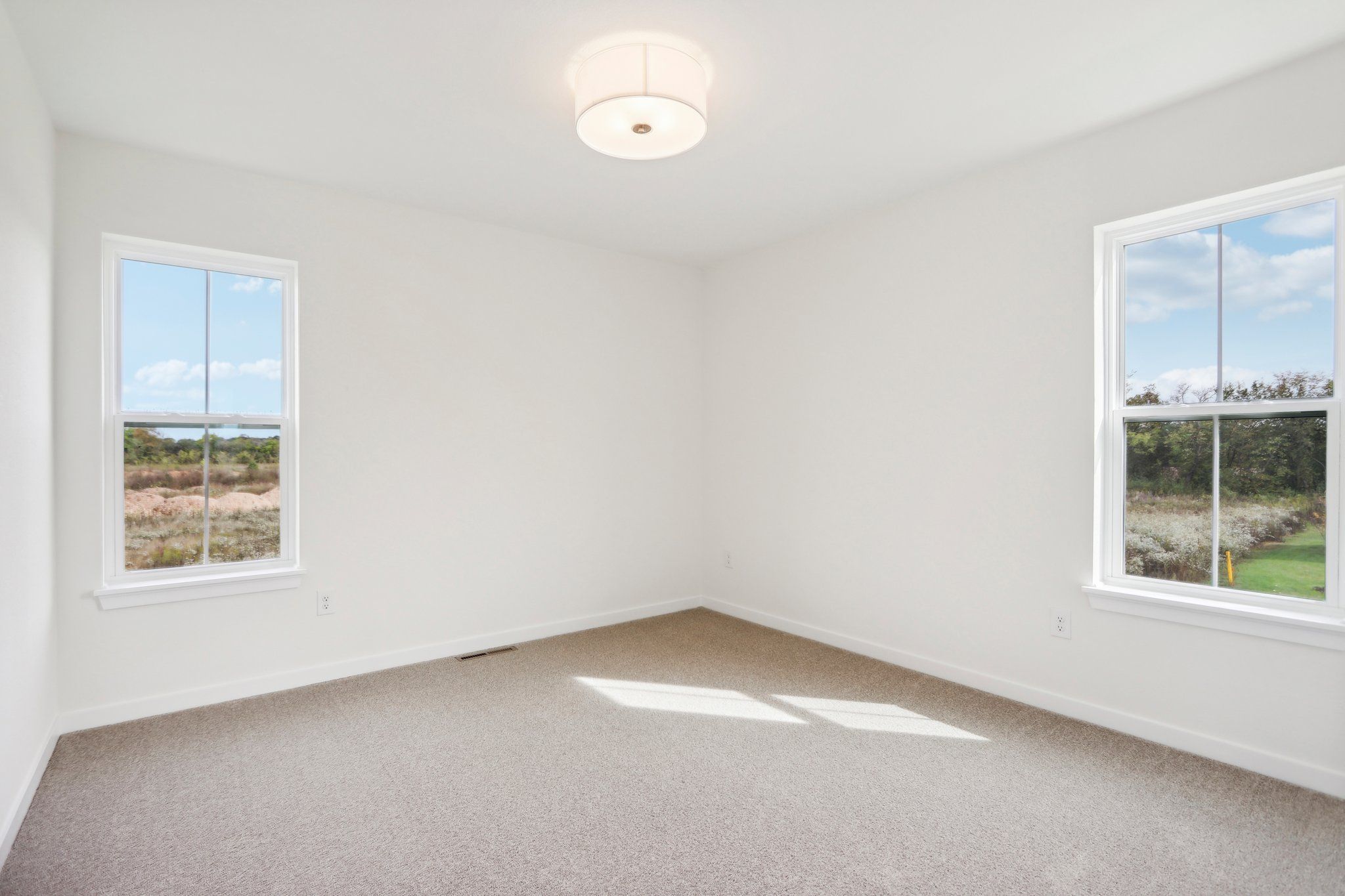 This photo is for illustration purposes only and does not necessarily represent the features and finishes of a specific RediHome.