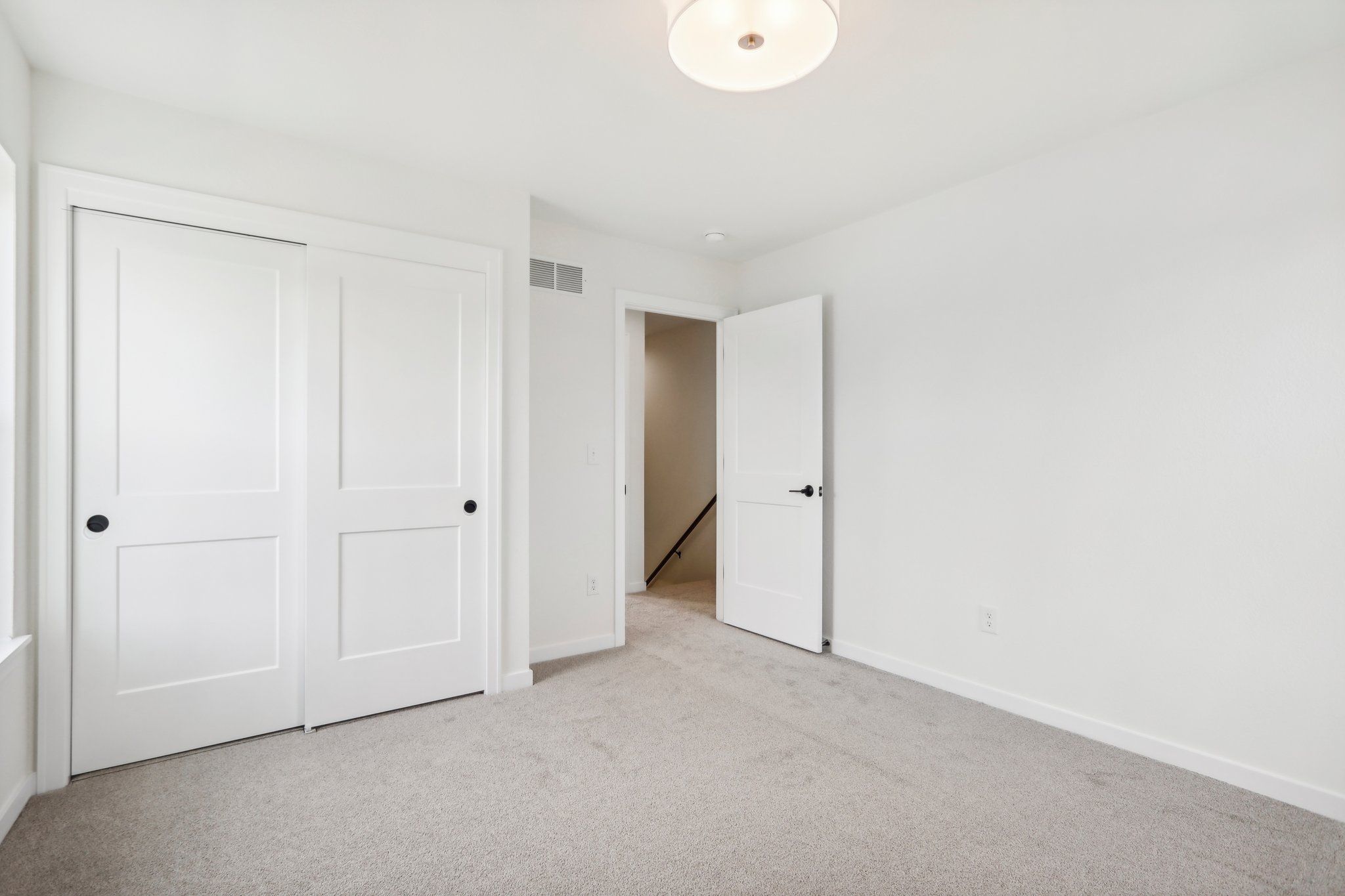 This photo is for illustration purposes only and does not necessarily represent the features and finishes of a specific RediHome.