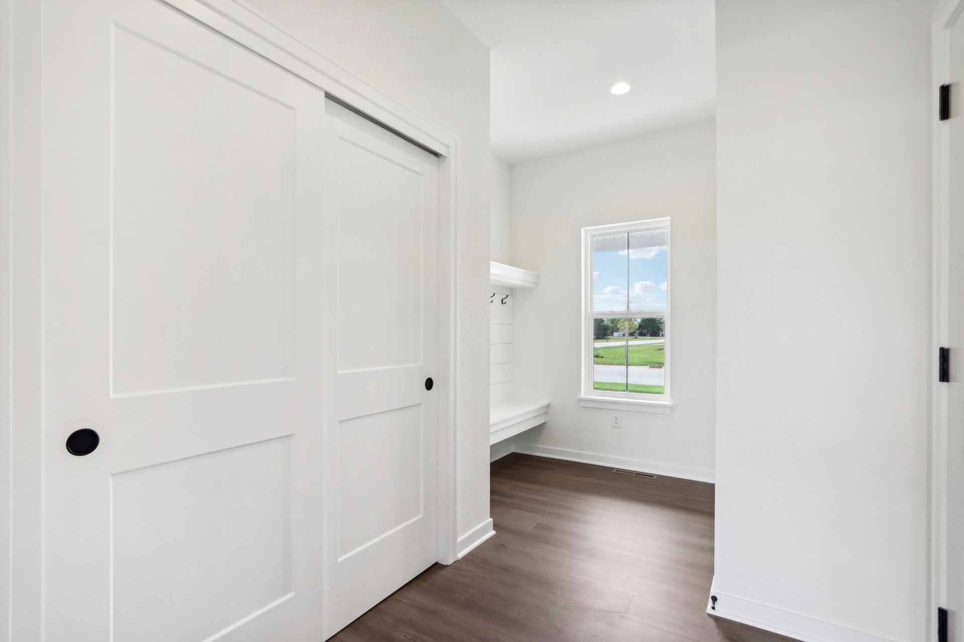 This photo is for illustration purposes only and does not necessarily represent the features and finishes of a specific RediHome.