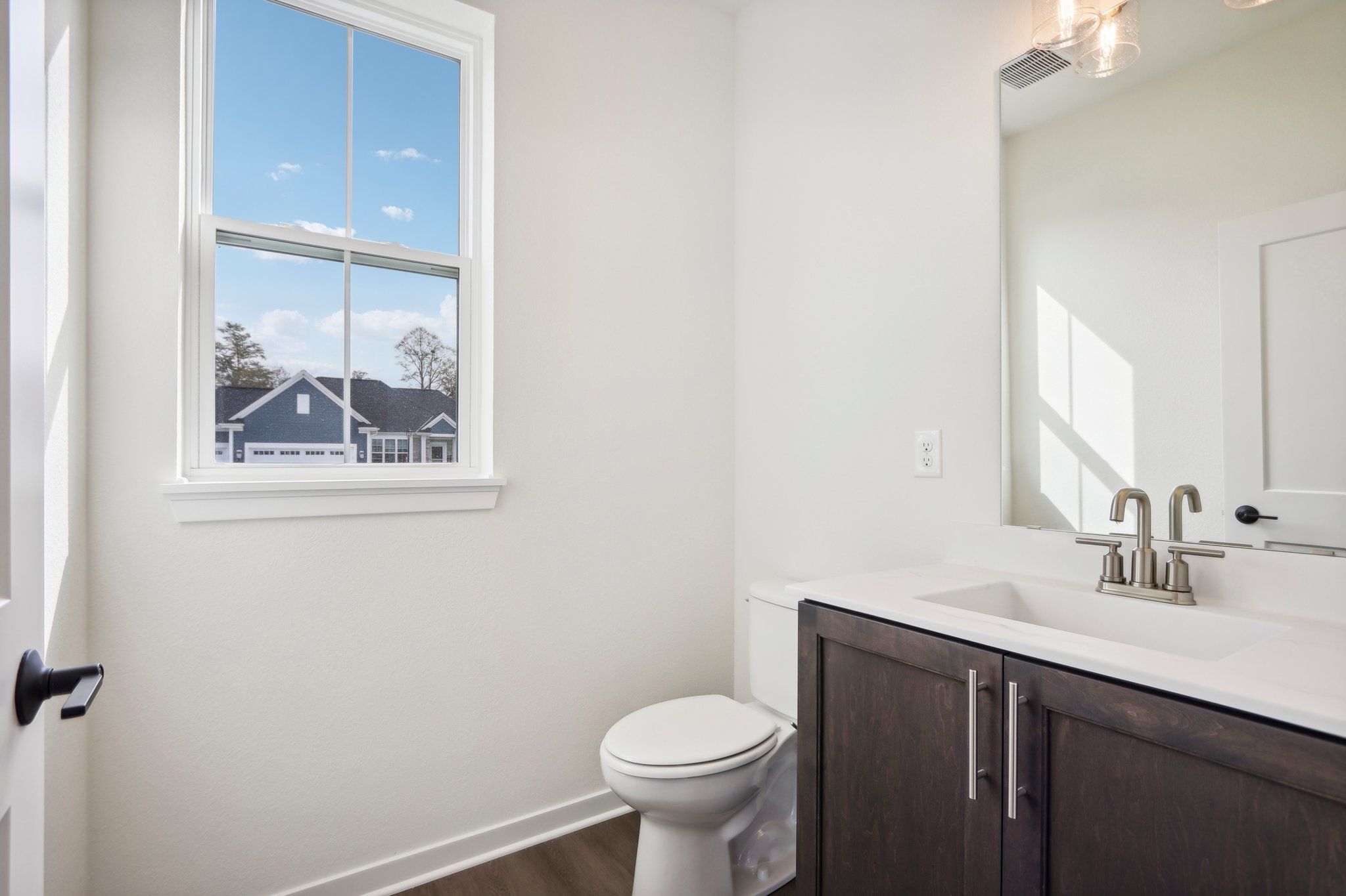 This photo is for illustration purposes only and does not necessarily represent the features and finishes of a specific RediHome.