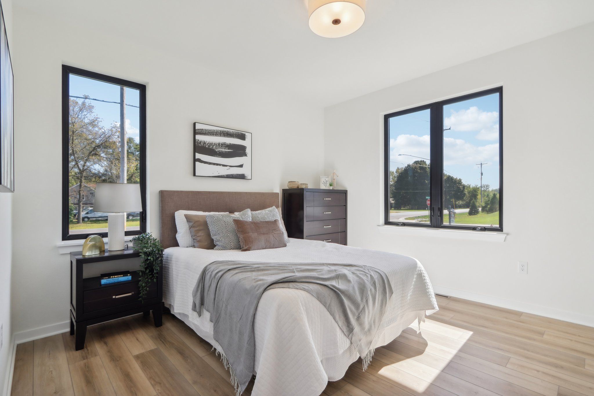 This photo is for illustration purposes only and does not necessarily represent the features and finishes of a specific RediHome.