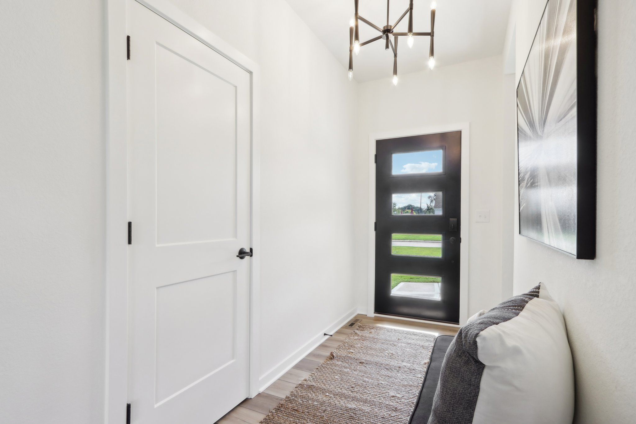 This photo is for illustration purposes only and does not necessarily represent the features and finishes of a specific RediHome.