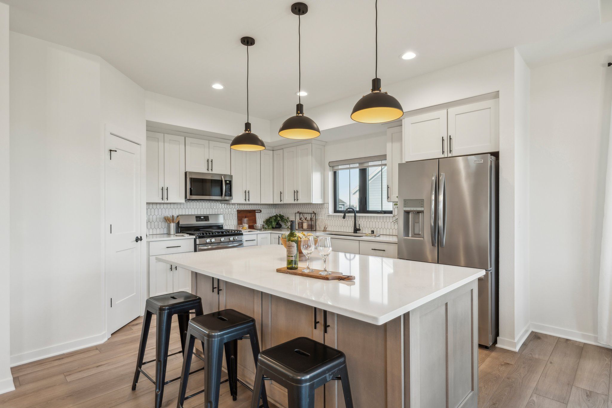 This photo is for illustration purposes only and does not necessarily represent the features and finishes of a specific RediHome.