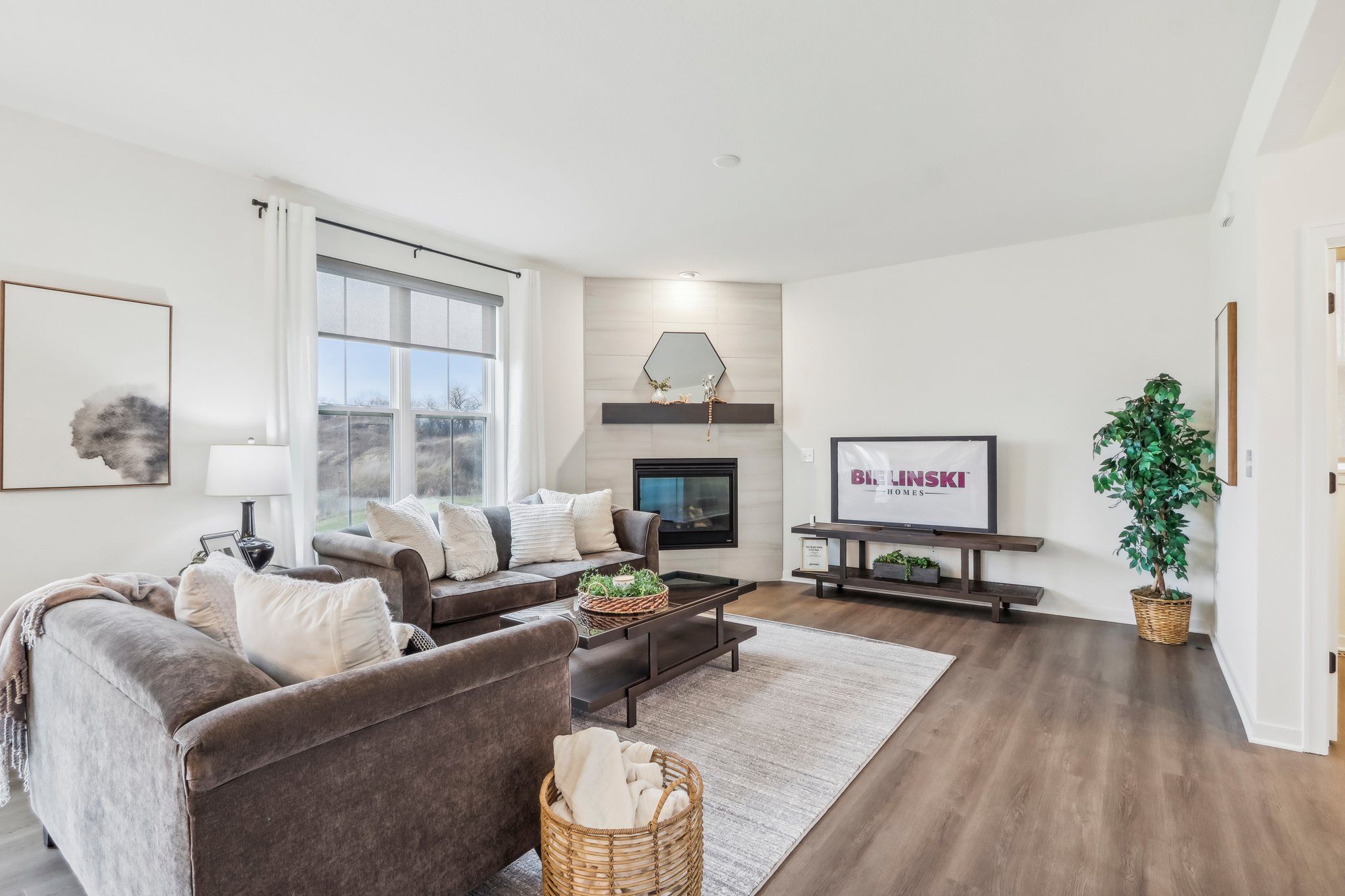 This photo is for illustration purposes only and does not necessarily represent the features and finishes of a specific RediHome.