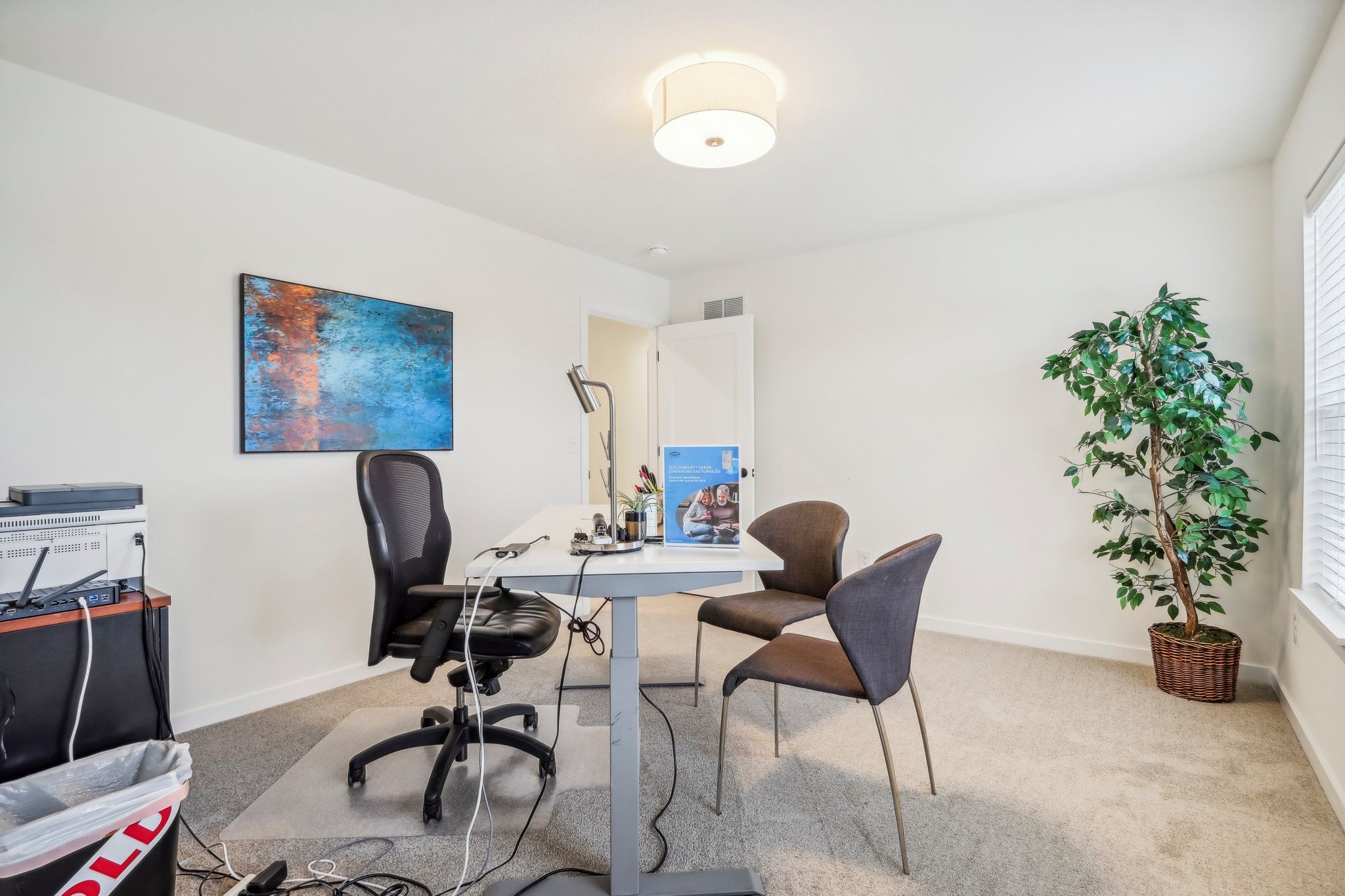 This photo is for illustration purposes only and does not necessarily represent the features and finishes of a specific RediHome.