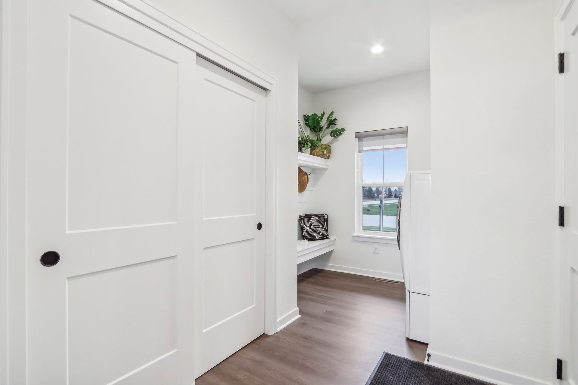 This photo is for illustration purposes only and does not necessarily represent the features and finishes of a specific RediHome.