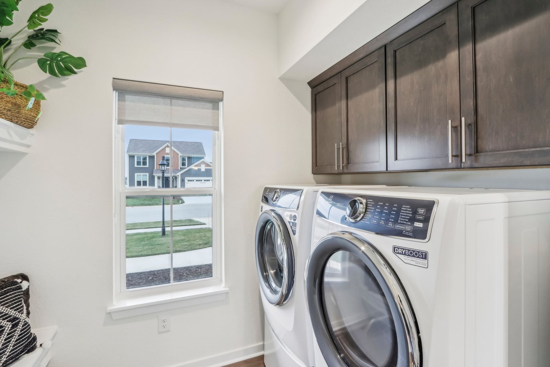 This photo is for illustration purposes only and does not necessarily represent the features and finishes of a specific RediHome.