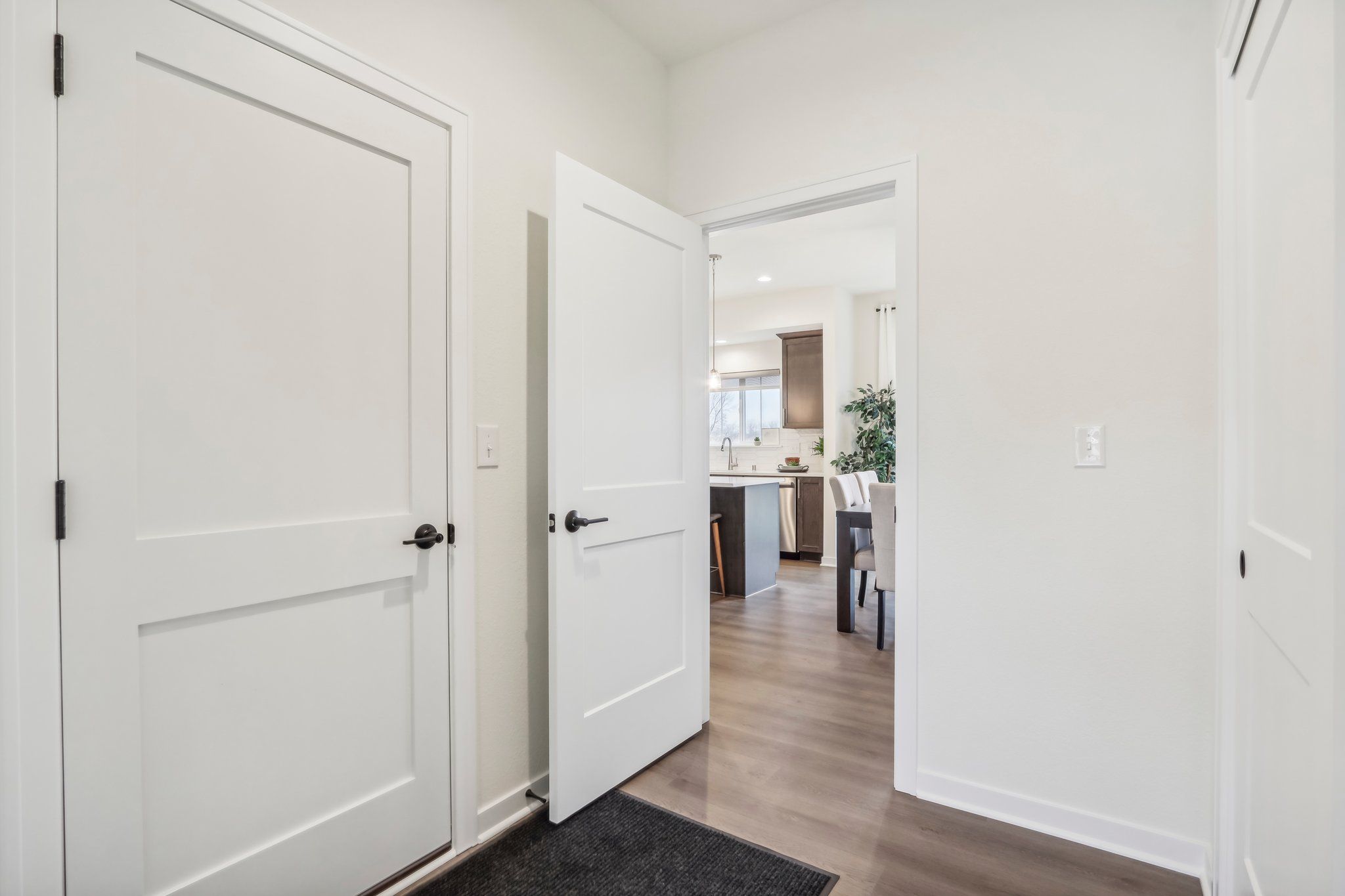 This photo is for illustration purposes only and does not necessarily represent the features and finishes of a specific RediHome.