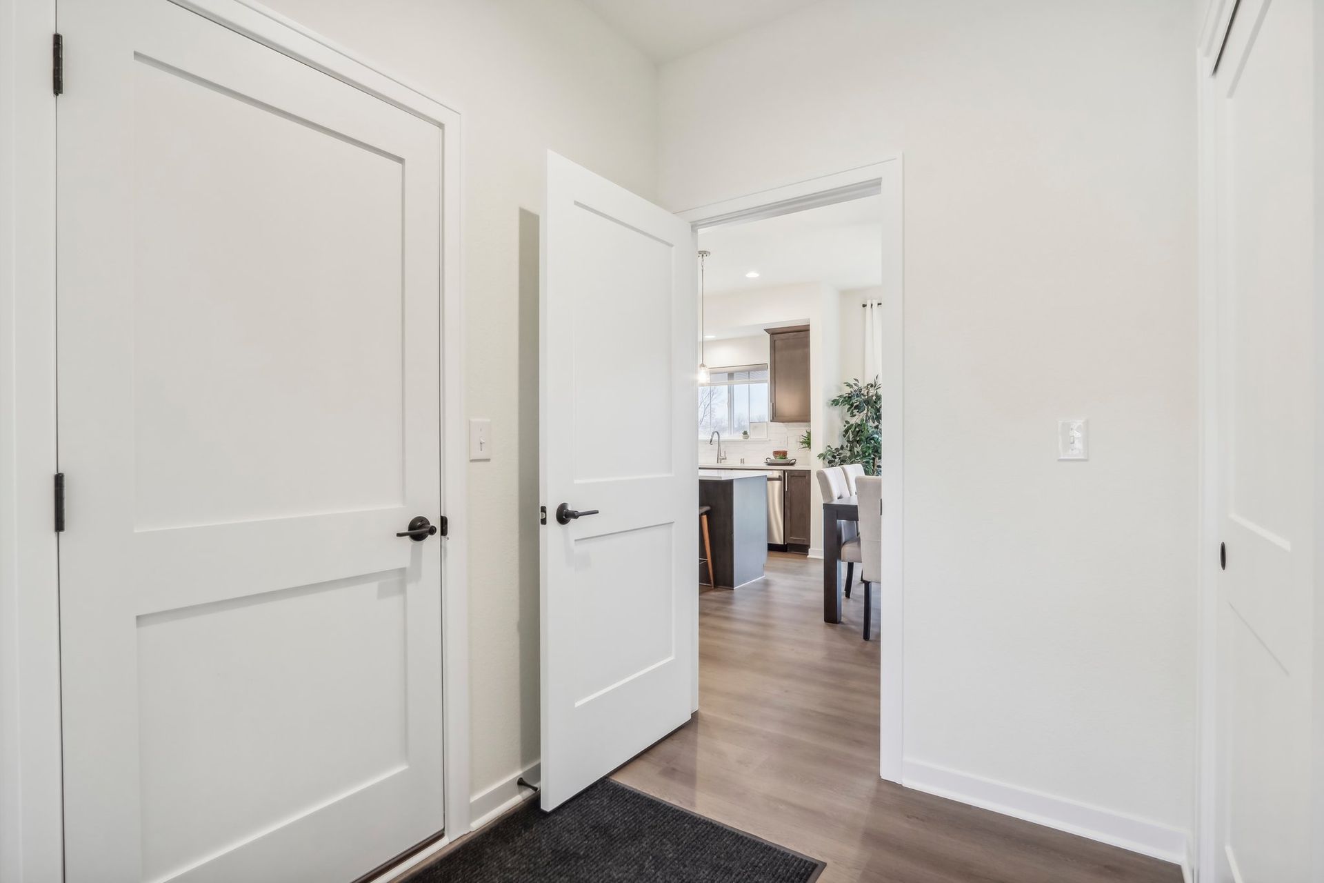 This photo is for illustration purposes only and does not necessarily represent the features and finishes of a specific RediHome.