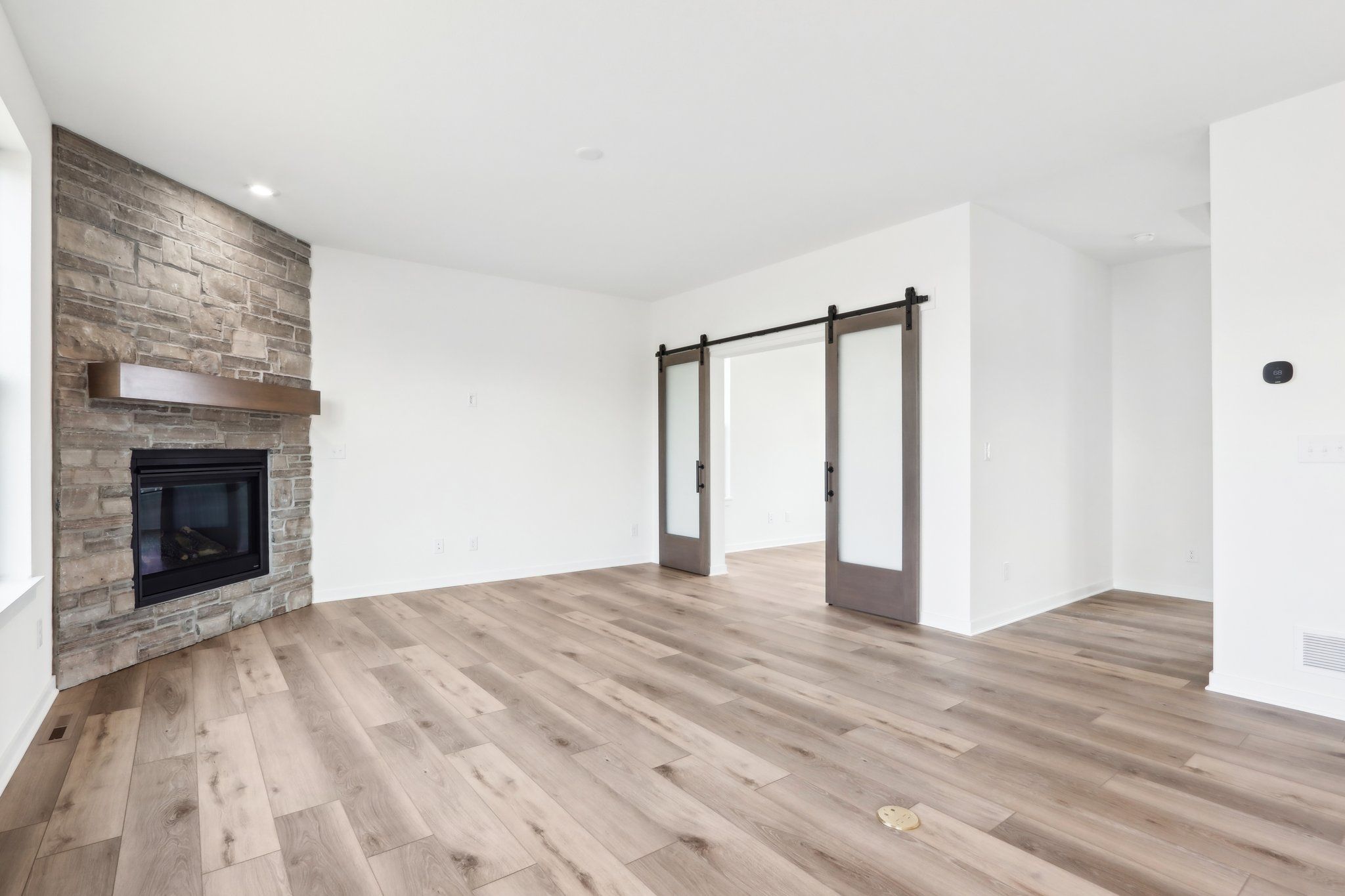 This photo is for illustration purposes only and does not necessarily represent the features and finishes of a specific RediHome.
