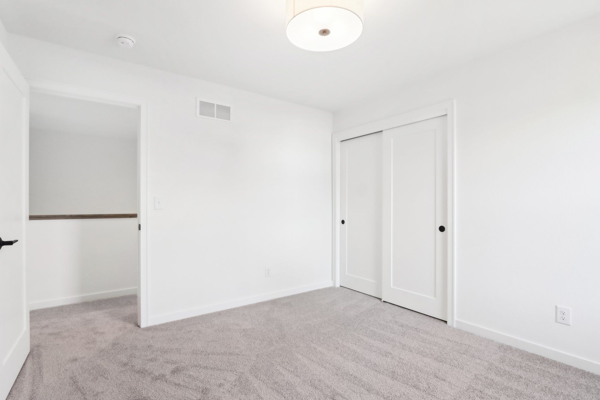 This photo is for illustration purposes only and does not necessarily represent the features and finishes of a specific RediHome.